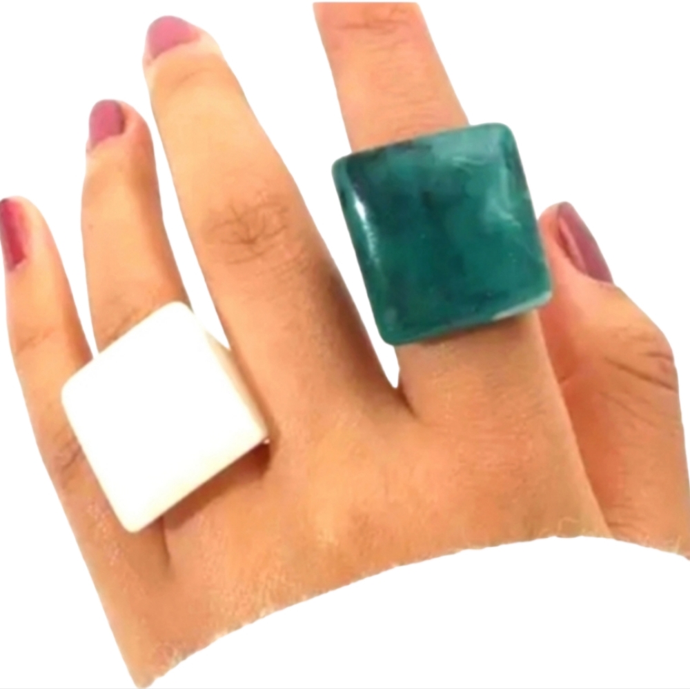 JEWLERY RINGS RESIN GREEN & WHITE KNUCKLE SET